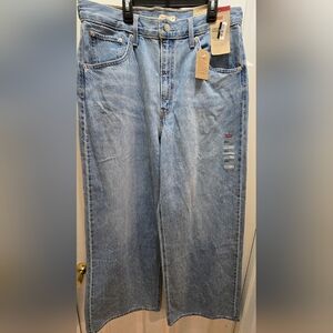 Levi's Men’s Light Blue Relaxed Fit Jeans